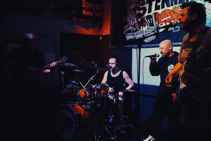 eXposed to Reality live im Stennert